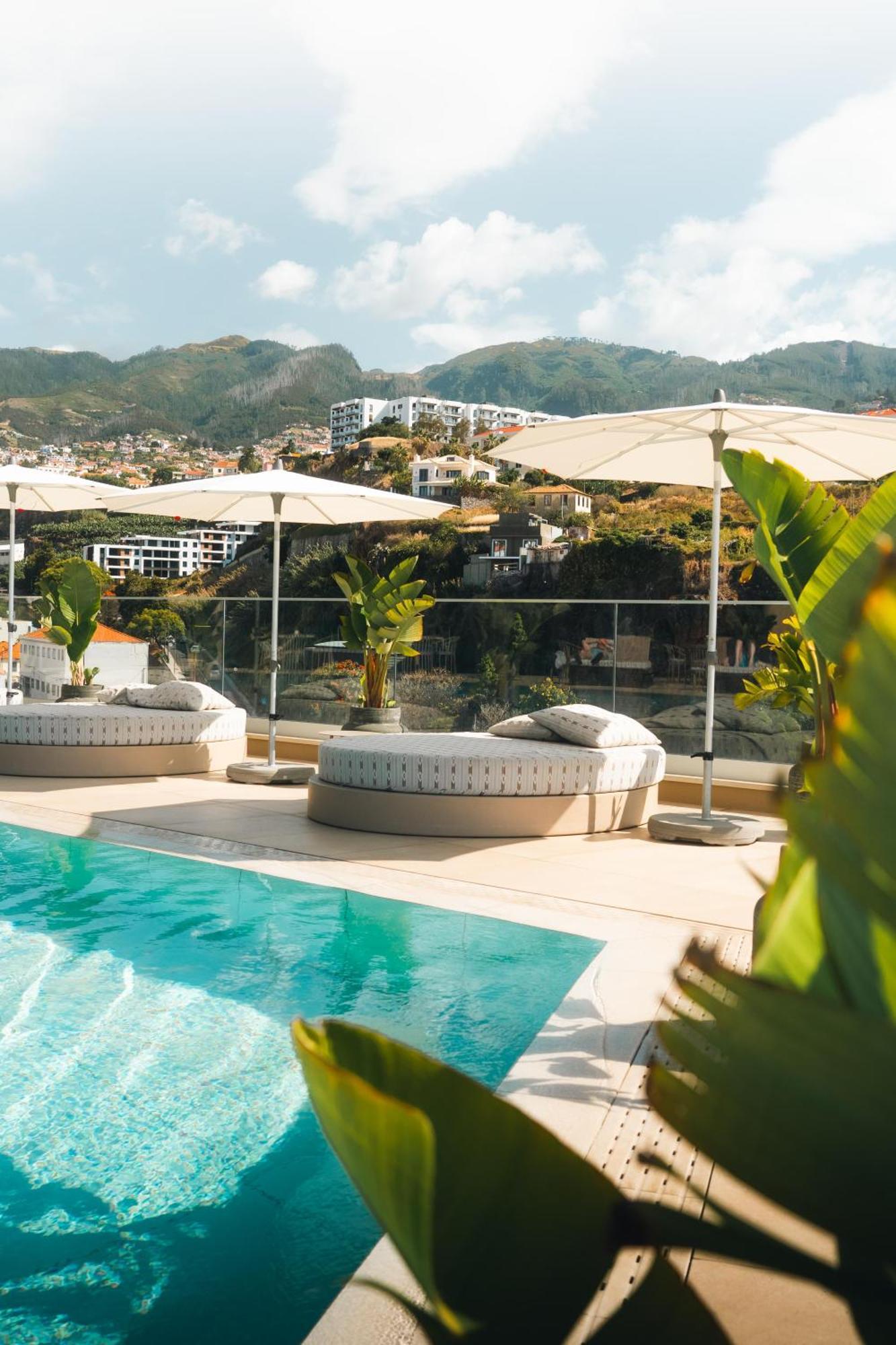 ホテル The Views Baia - Adults Only フンシャル エクステリア 写真