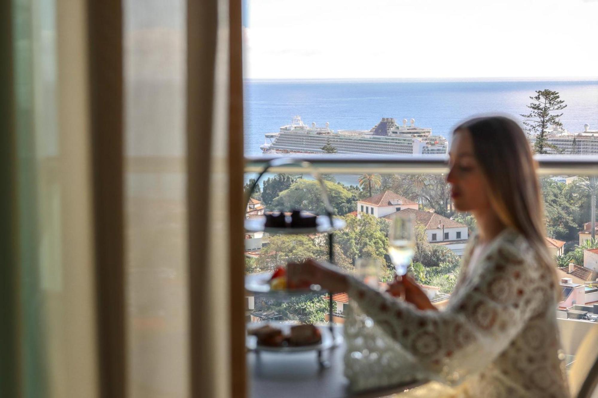 ホテル The Views Baia - Adults Only フンシャル エクステリア 写真